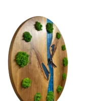 HolzUhr mit Islandmoos und Epoxid