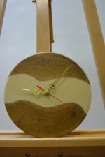 Massive Holzuhr mit Epoxy 23cm