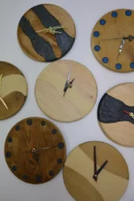 Massive Holzuhr mit Epoxy 23cm