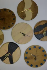 Massive Holzuhr mit Epoxy 23cm
