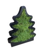 Dekorativer Weihnachtsbaum aus Holz mit Moos