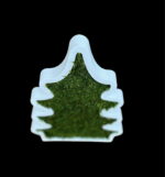 Dekorativer Weihnachtsbaum aus Holz mit Moos