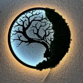 Moosbild Baum des Lebens: Moos-Dryade mit Beleuchtung