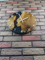 Design Wanduhr Eiche mit schwarzem Epoxidharz & Perlmutt