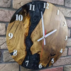 Design Wanduhr Eiche mit schwarzem Epoxidharz & Perlmutt