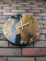 Design Wanduhr Eiche mit schwarzem Epoxidharz & Perlmutt