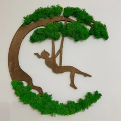 Mooskunst Silhouette: Mädchen auf Schaukel – Kunst mit Moos
