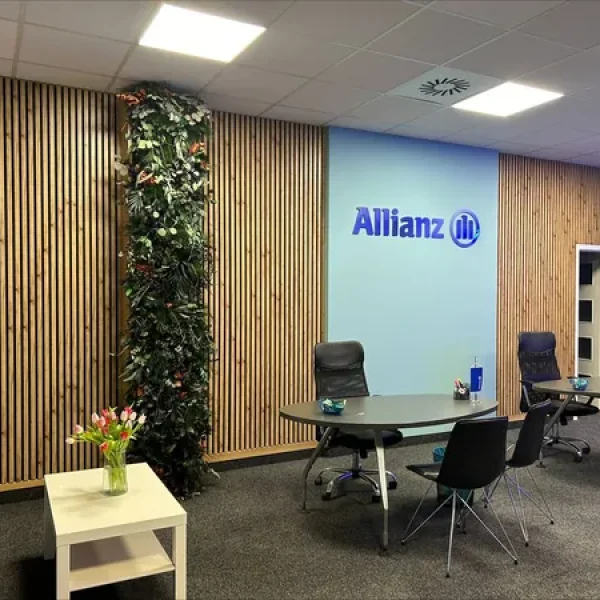 Wand mit Pflanzenpaneelen (Pflanzenwand) von Ekomoss